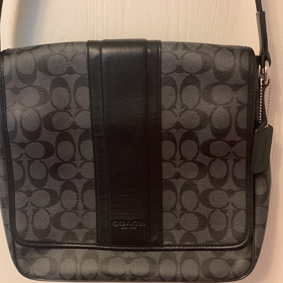 Coach satchel - Picture 2 of 4